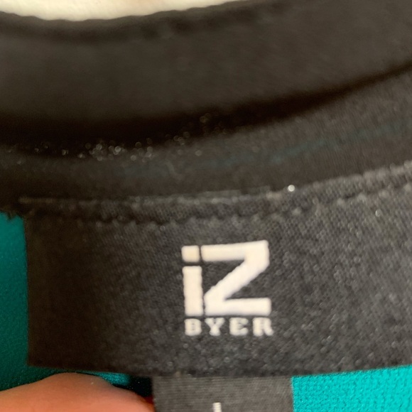 iZ Byer V Neck Tunic Top - Picture 9 of 9